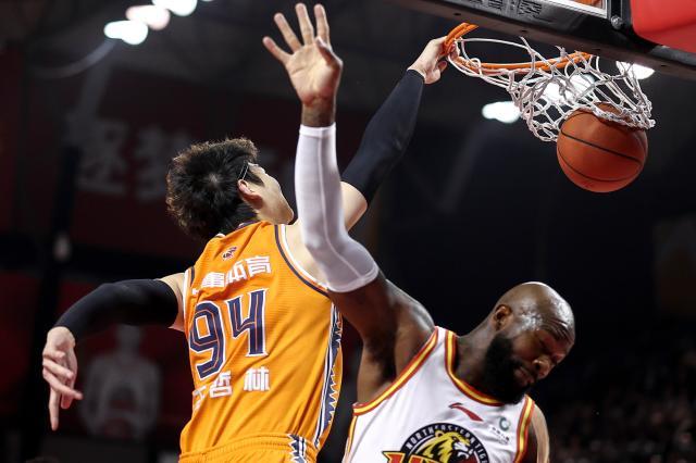 立博-生涯第二次加冕MVP！王哲林与四年前有哪些不一样？