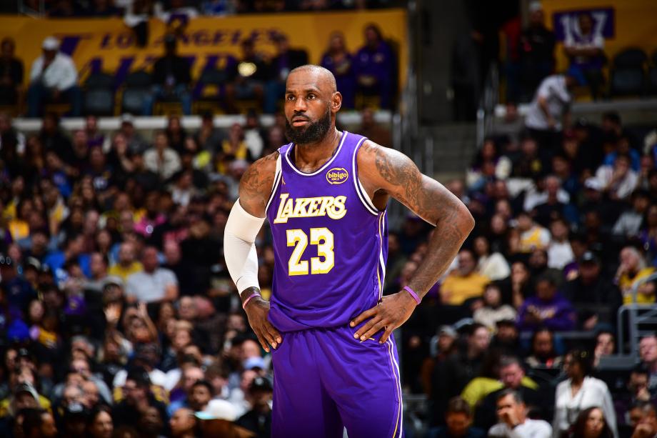 立博-詹姆斯空砍22+6+10杰威23分 湖人主场憾负雷霆