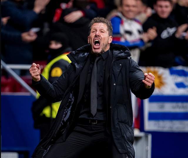 立博-55岁西蒙尼搞心态：3-0领先 打手势挑衅亚马尔 后者无回应